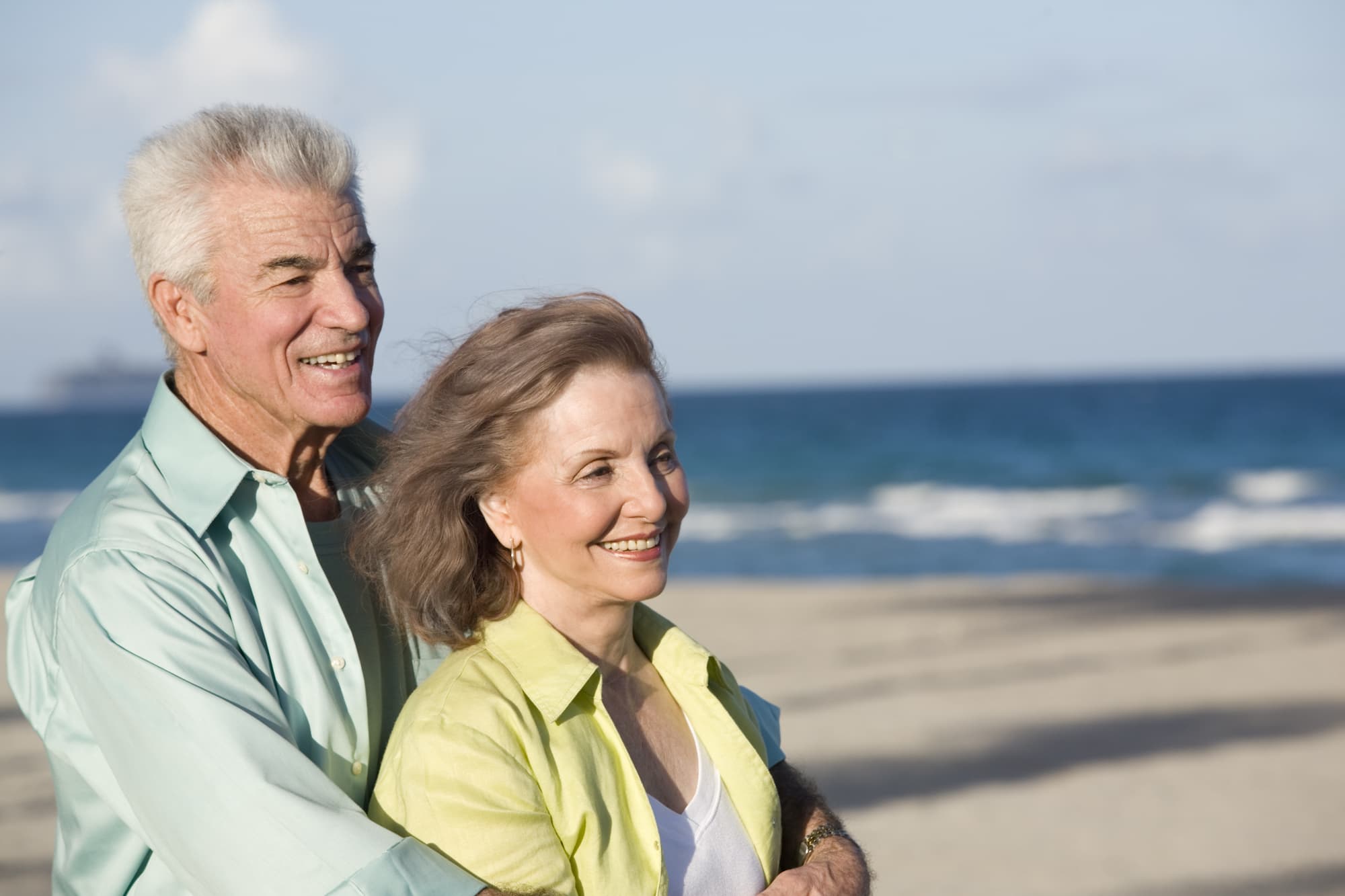 senior couple enjoying an independent lifestyle on the Florida beaches